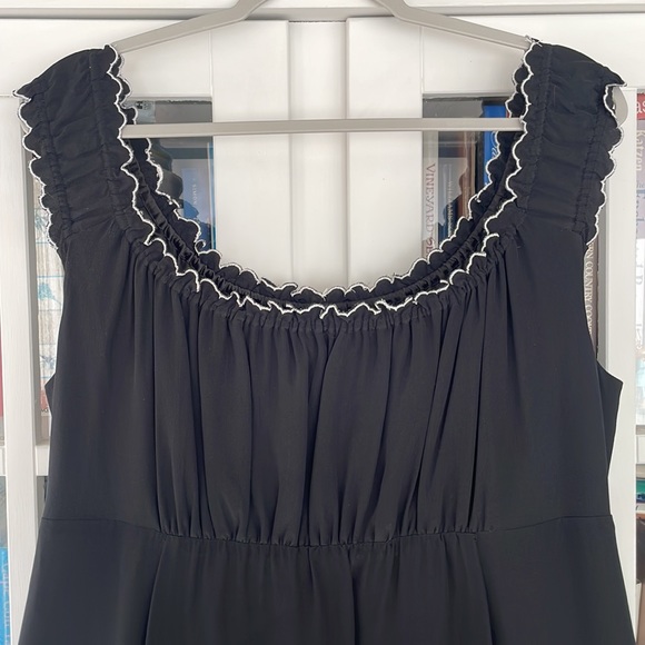 Beautiful dress!! - Picture 3 of 5